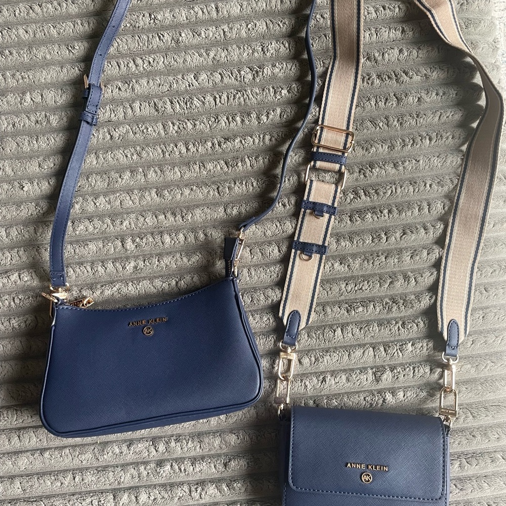 NWOT. Anne Klein Blue Crossbody Bag set